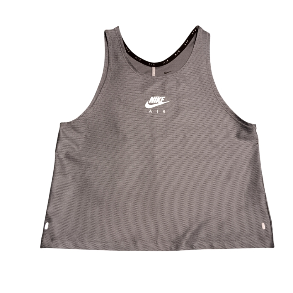 Nike Cropped Shirt